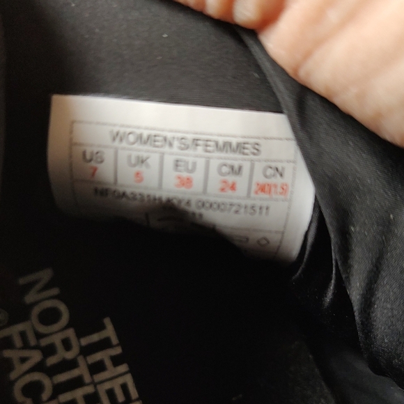 The North Face Quilted Black Slippers Indoor/Outdoor Boots - Picture 6 of 6